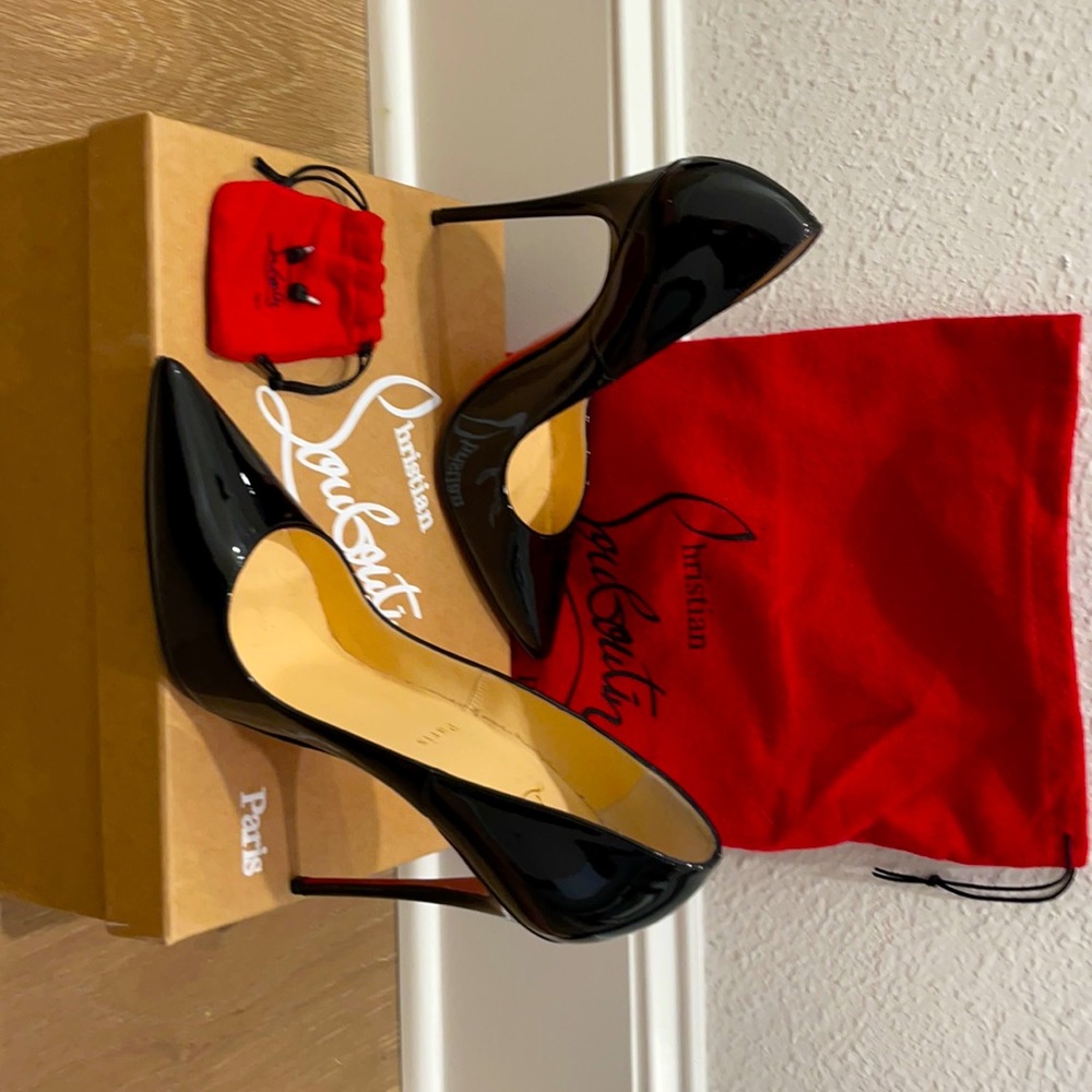 Black Christian Louboutin Patent Pointed Toe So Kate 9B/EU 39